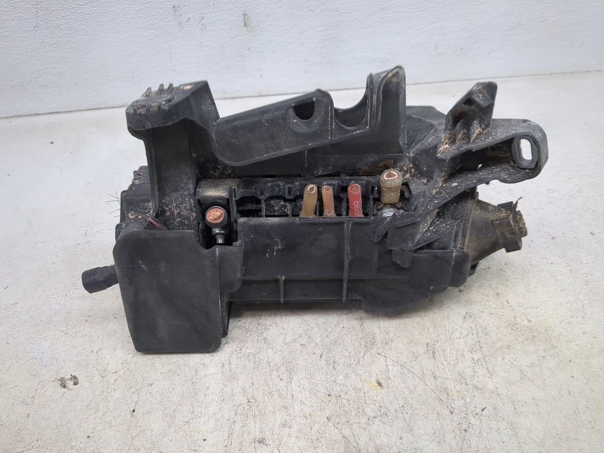 2018 Mercedes-Benz Cla250 Fusebox Fuse Box Panel Relay Module Fits OEM Used Auto Parts - Oemusedautoparts1.com