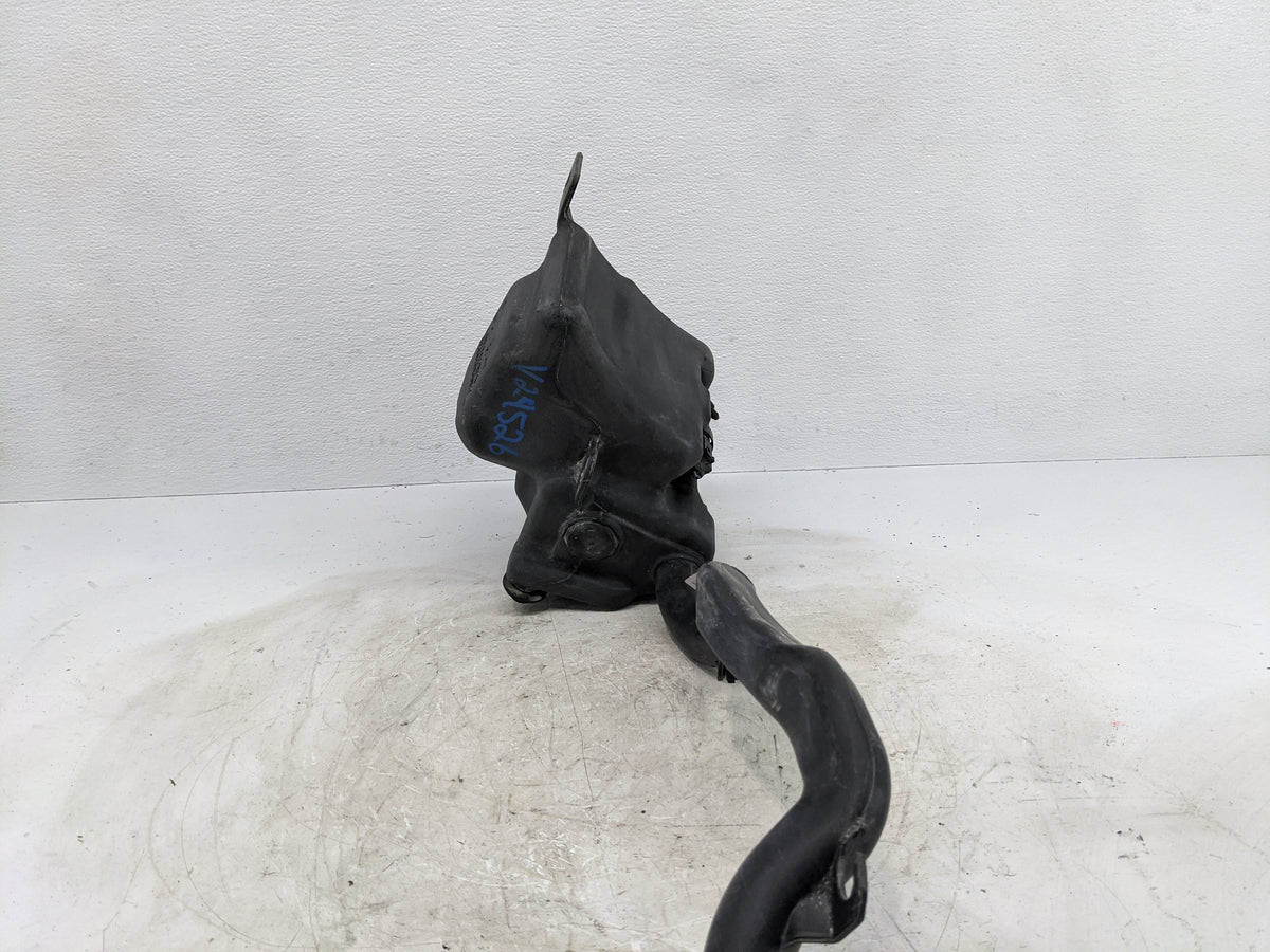 2014 Mercedes-benz Cla250 Windshield Washer Fluid Reservoir Bottle Oem 1515908 - Oemusedautoparts1.com