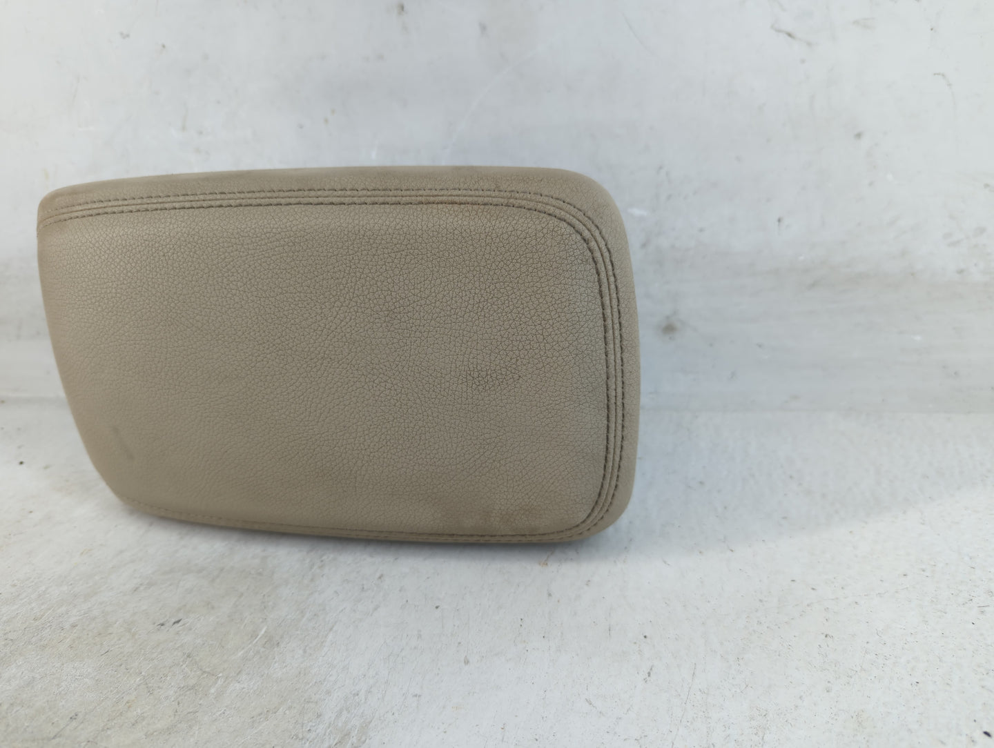 2018 Mercedes-Benz Cla250 Center Console Armrest Cover Lid Fits OEM Used Auto Parts - Oemusedautoparts1.com