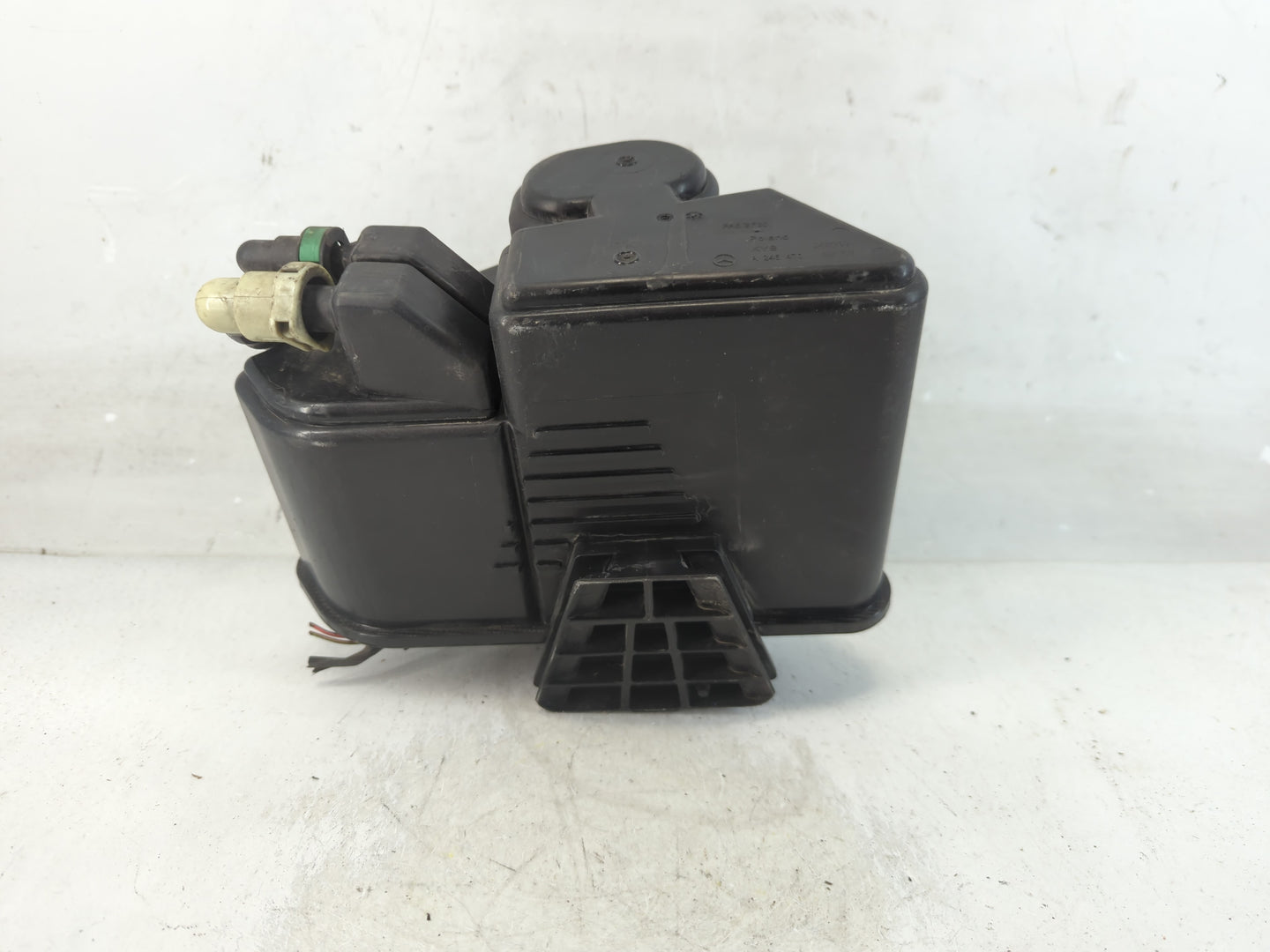 2018 Mercedes-benz Cla250 Fuel Vapor Charcoal Canister - Oemusedautoparts1.com