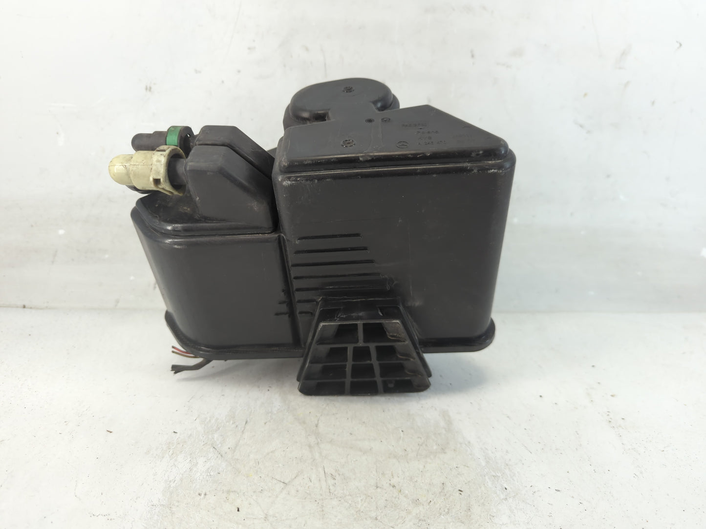 2018 Mercedes-benz Cla250 Fuel Vapor Charcoal Canister - Oemusedautoparts1.com