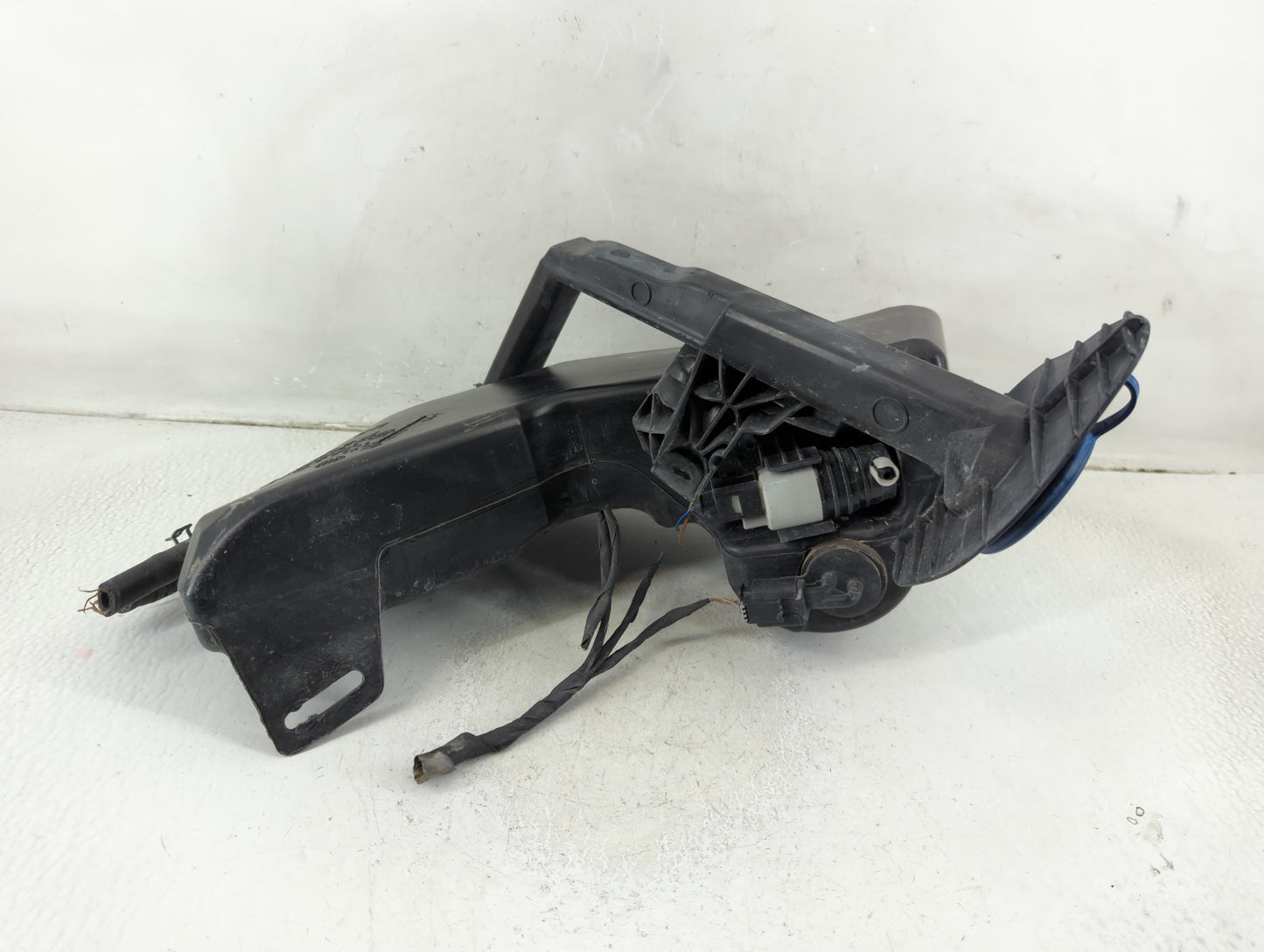 Chrysler E Class Windshield Washer Fluid Reservoir Bottle Oem - Oemusedautoparts1.com
