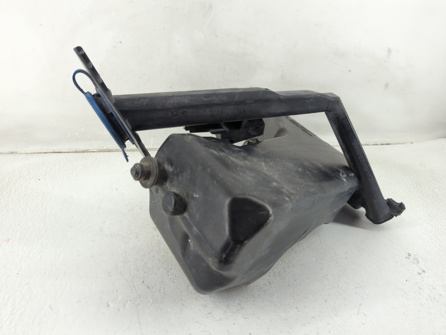 Chrysler E Class Windshield Washer Fluid Reservoir Bottle Oem - Oemusedautoparts1.com