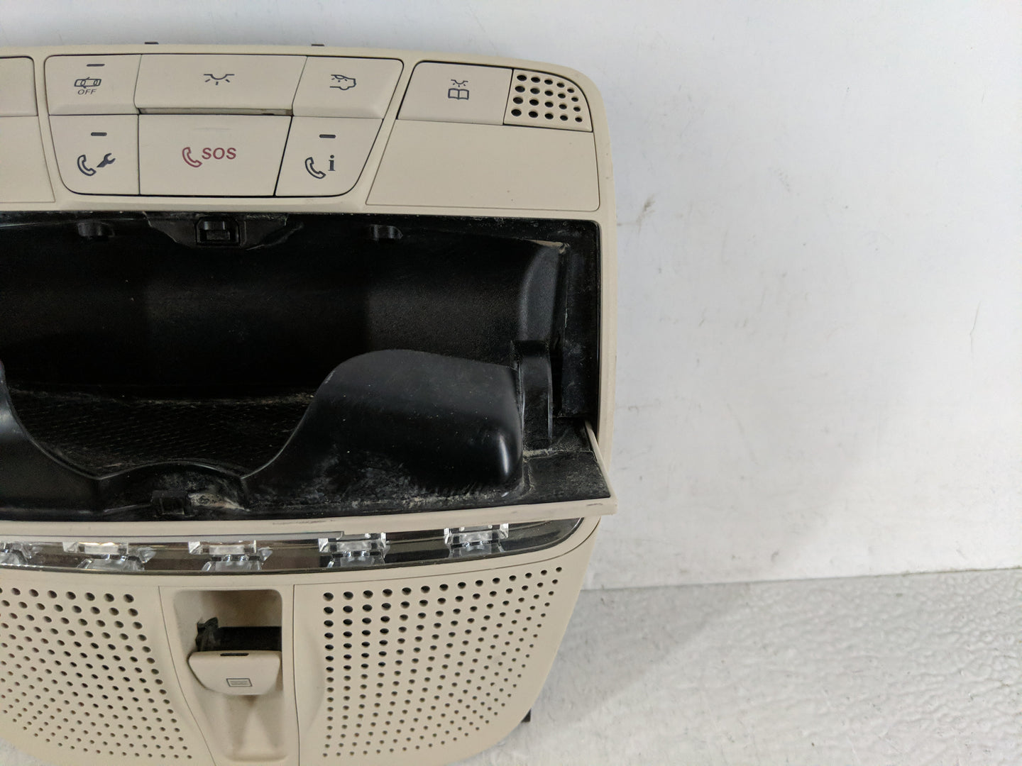 2018 Mercedes-benz E300 Overhead Roof Console - Oemusedautoparts1.com