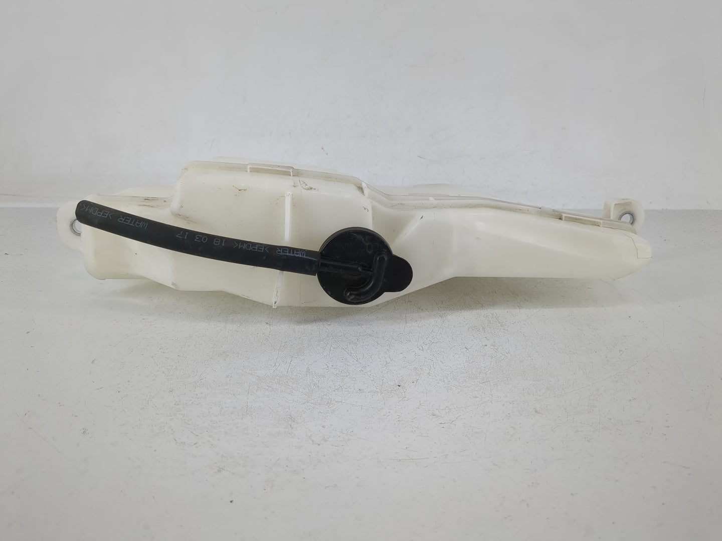 Mercedes-benz E350 Windshield Washer Fluid Reservoir Bottle Oem - Oemusedautoparts1.com