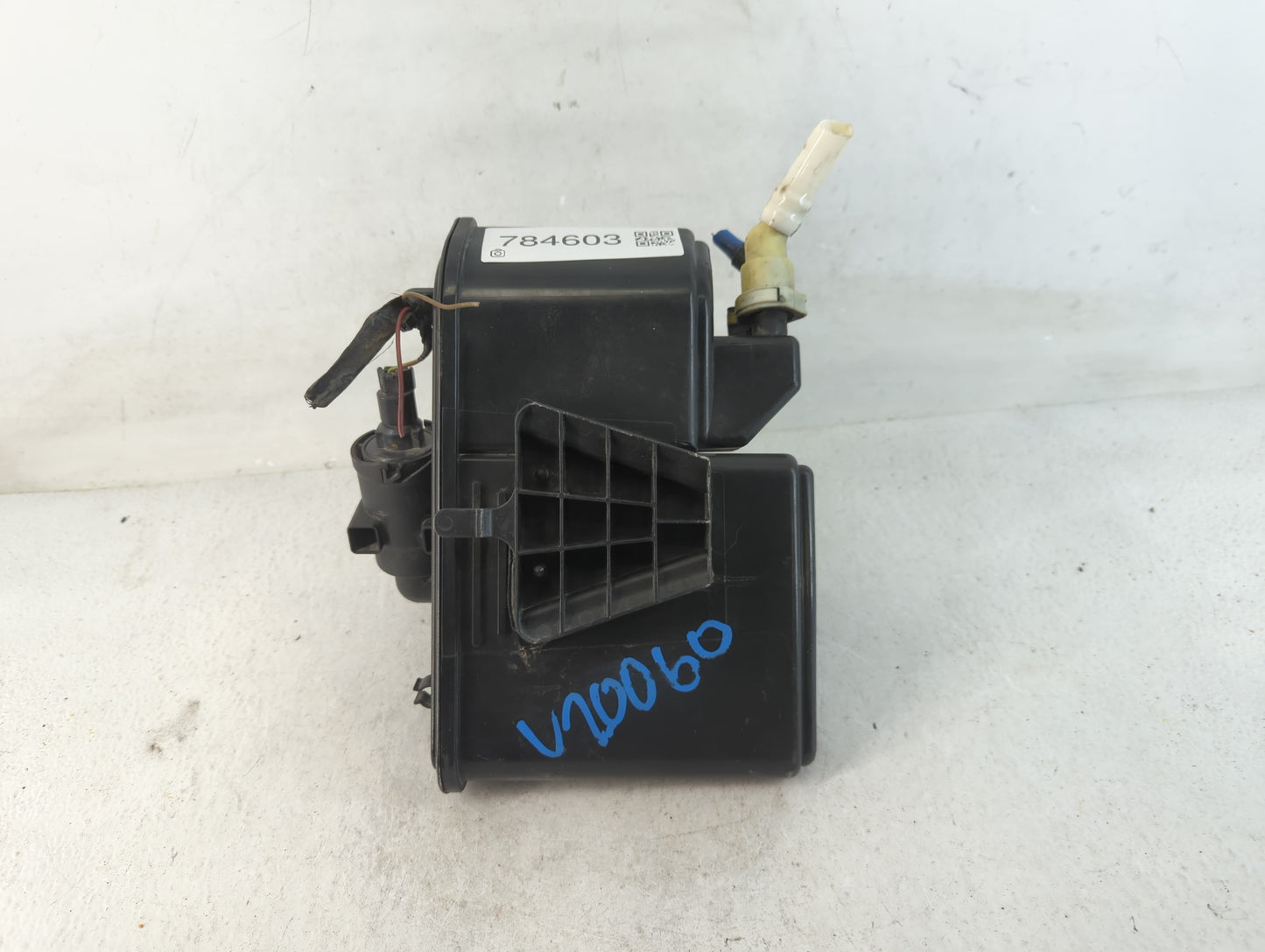 2018 Mercedes-benz Gla200 Fuel Vapor Charcoal Canister - Oemusedautoparts1.com