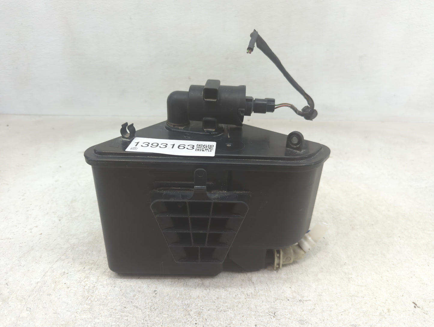 2018 Mercedes-benz Gla250 Fuel Vapor Charcoal Canister - Oemusedautoparts1.com