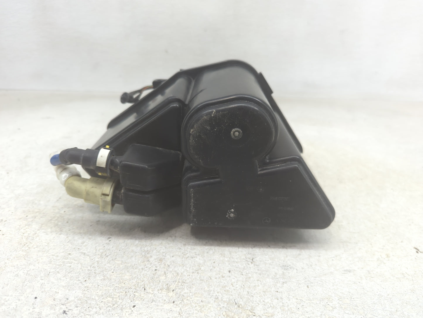 2018 Mercedes-benz Gla250 Fuel Vapor Charcoal Canister - Oemusedautoparts1.com