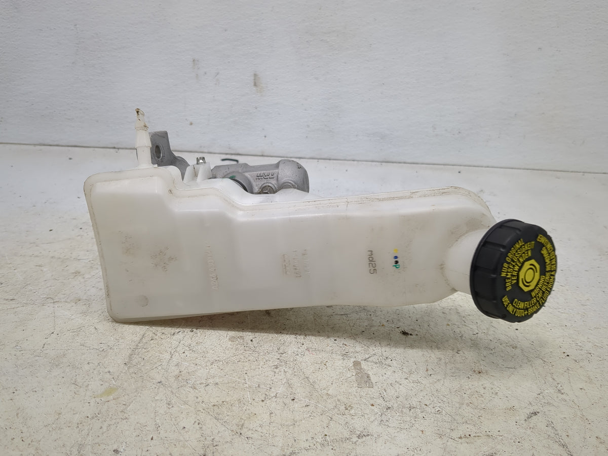 2015-2020 Mercedes-benz Gla250 Brake Master Cylinder - Oemusedautoparts1.com
