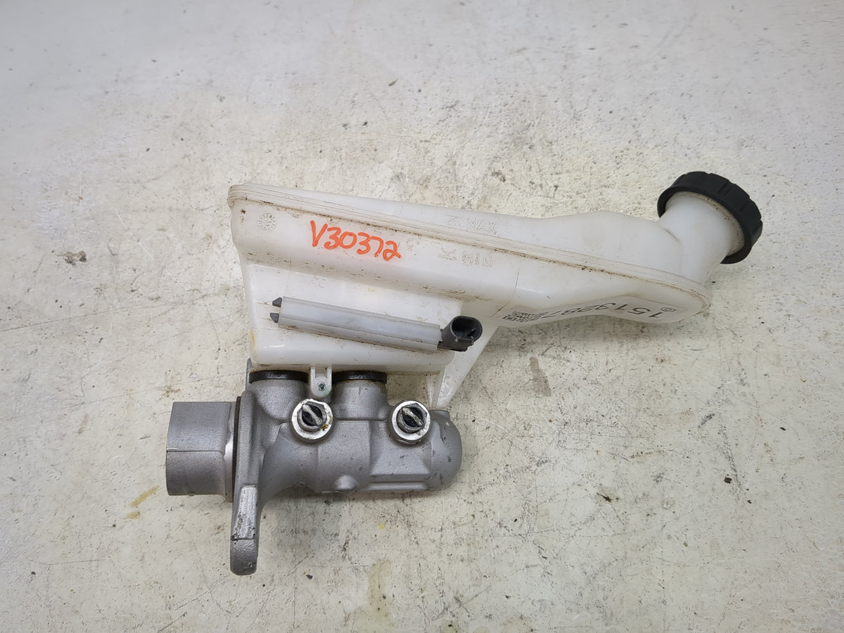 2015-2020 Mercedes-benz Gla250 Brake Master Cylinder - Oemusedautoparts1.com