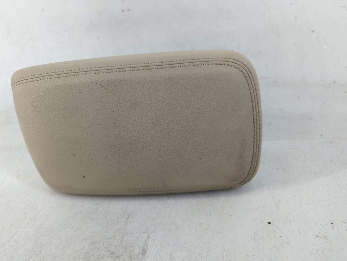 2018 Mercedes-Benz Gla250 Center Console Armrest Cover Lid Fits OEM Used Auto Parts - Oemusedautoparts1.com