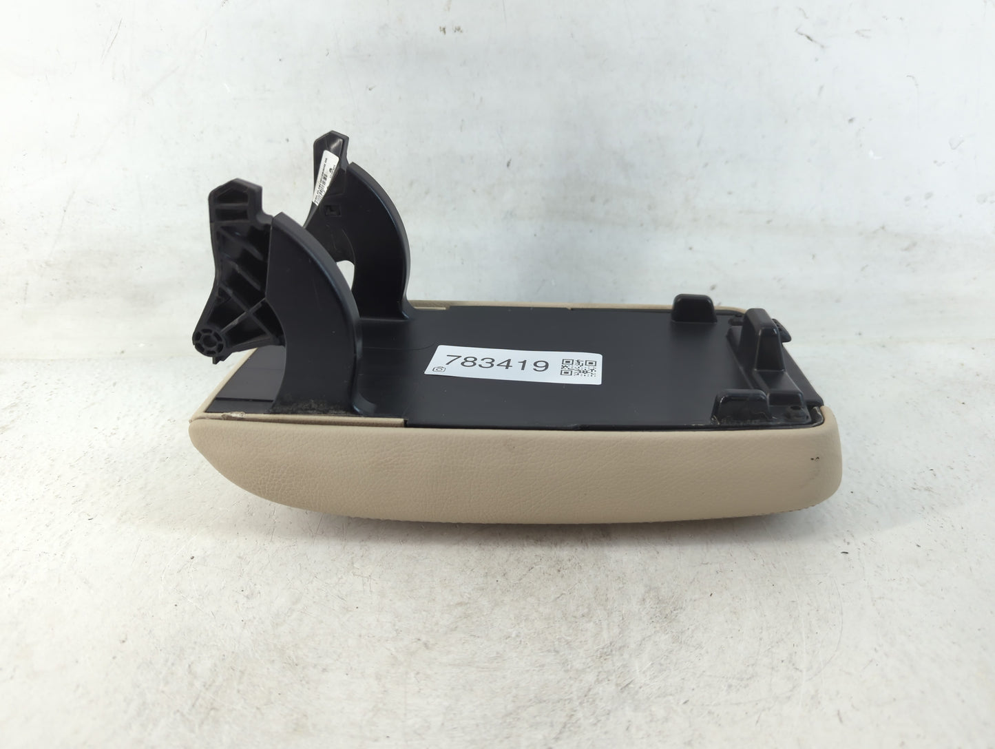2018 Mercedes-Benz Gla250 Center Console Armrest Cover Lid Fits OEM Used Auto Parts - Oemusedautoparts1.com