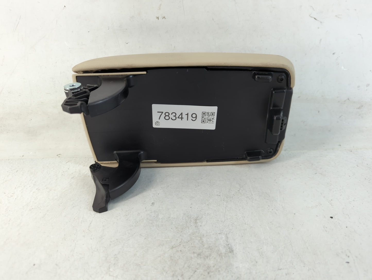 2018 Mercedes-Benz Gla250 Center Console Armrest Cover Lid Fits OEM Used Auto Parts - Oemusedautoparts1.com