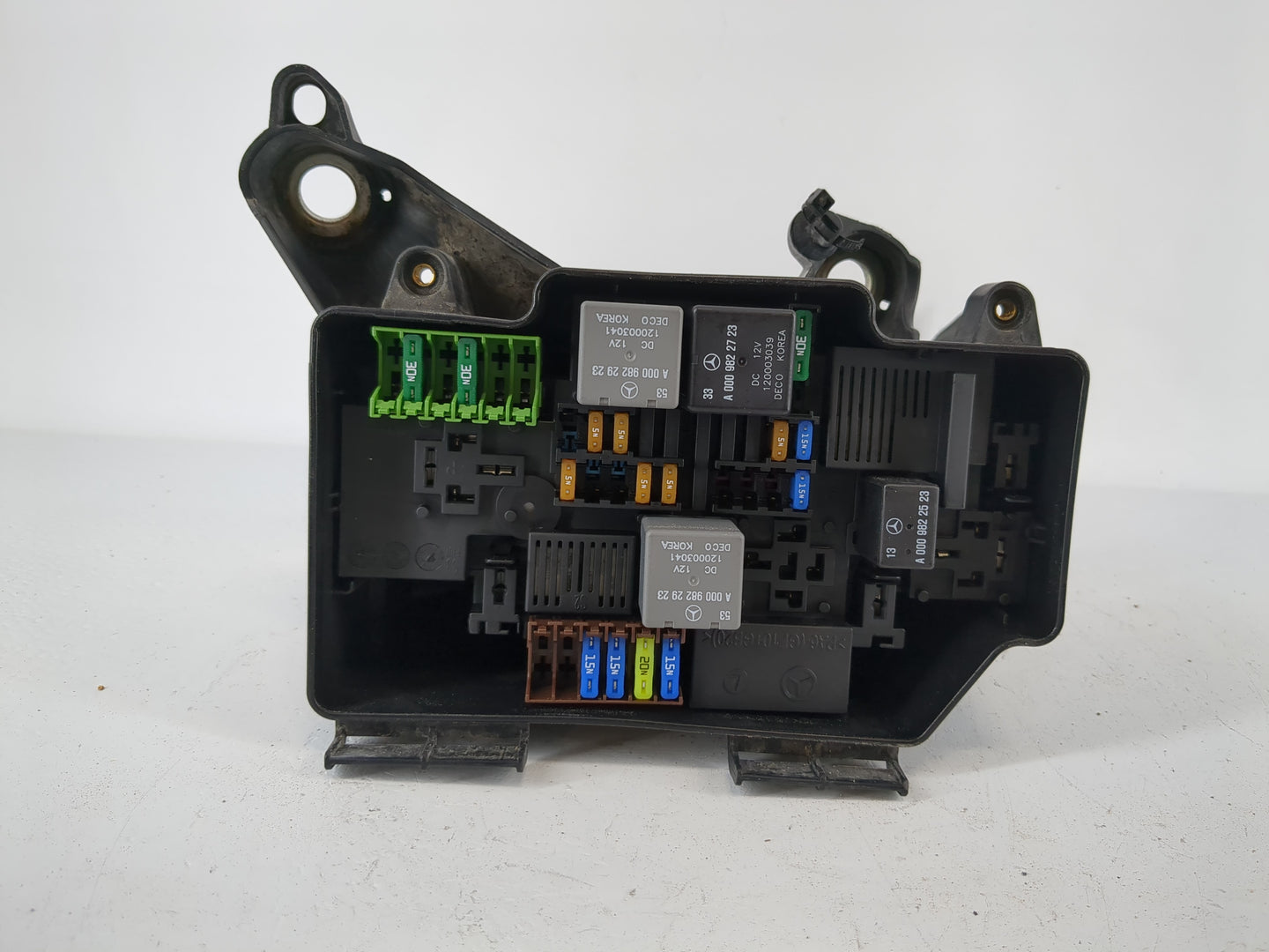 2016-2018 Mercedes-Benz Glc300 Fusebox Fuse Box Panel Relay Module P/N:A 205 540 00 82 Fits Fits 2016 2017 2018 OEM Used Aut