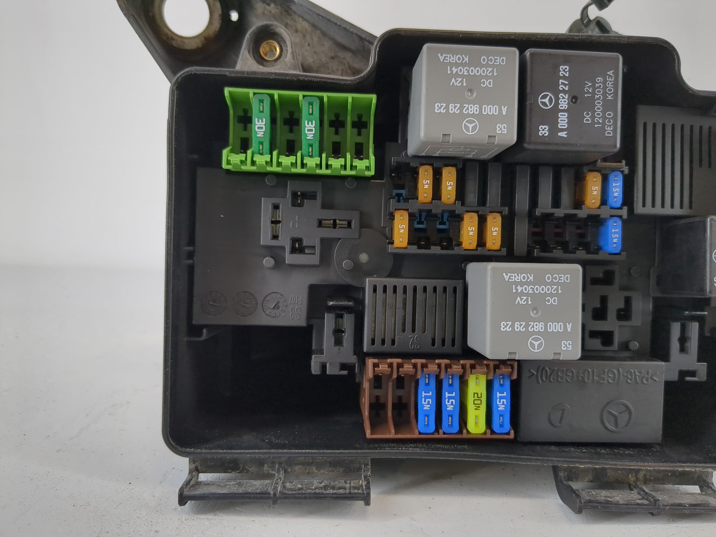 2016-2018 Mercedes-Benz Glc300 Fusebox Fuse Box Panel Relay Module P/N:A 205 540 00 82 Fits Fits 2016 2017 2018 OEM Used Aut
