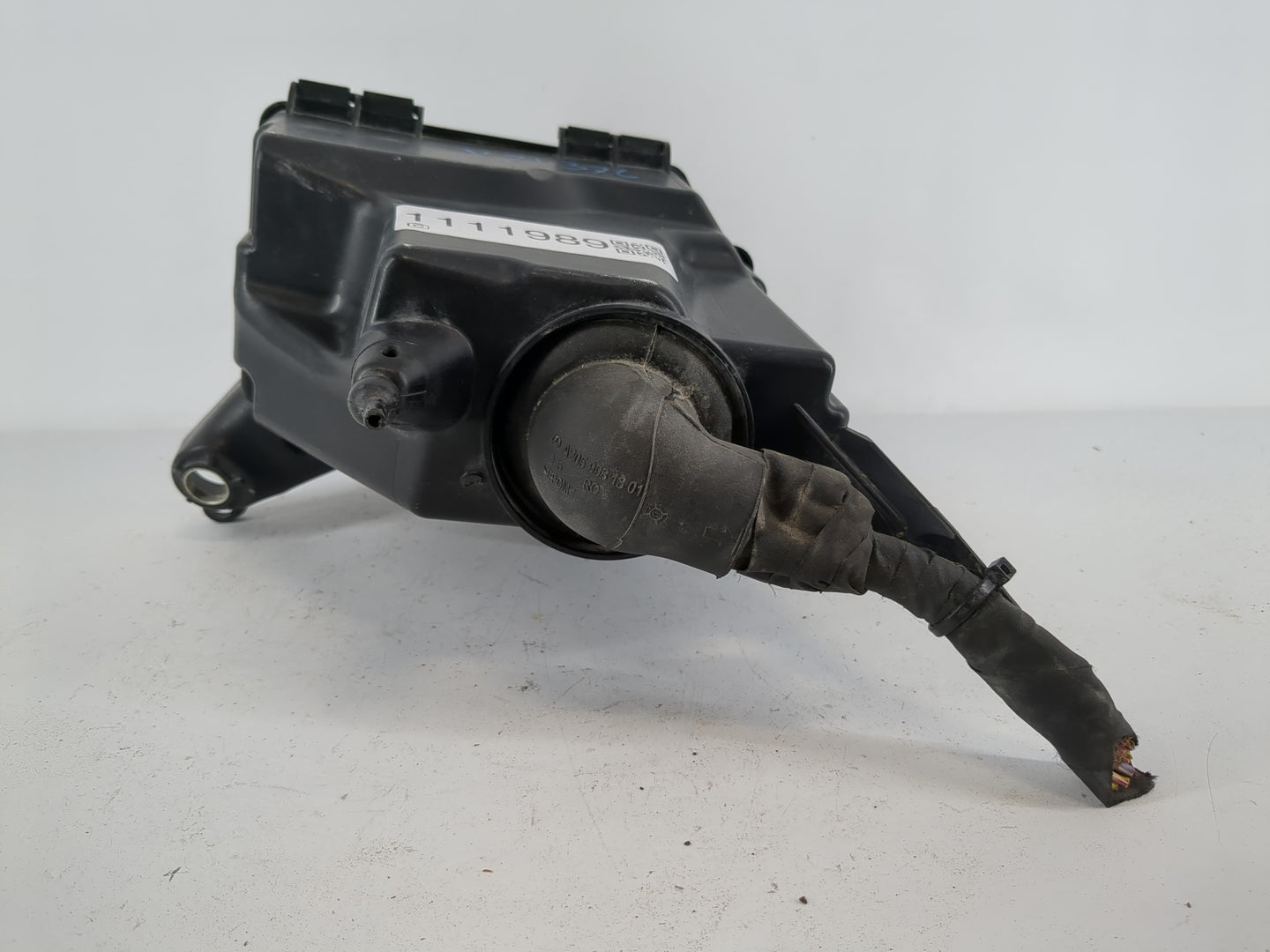 2016-2018 Mercedes-Benz Glc300 Fusebox Fuse Box Panel Relay Module P/N:A 205 540 00 82 Fits Fits 2016 2017 2018 OEM Used Aut