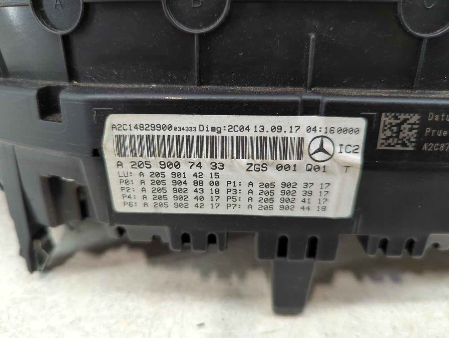 2018 Mercedes-Benz Glc300 Instrument Cluster Speedometer Gauges P/N:A2C14829900 A2059007433 Miles: Fits Fits 2019 OEM Used A