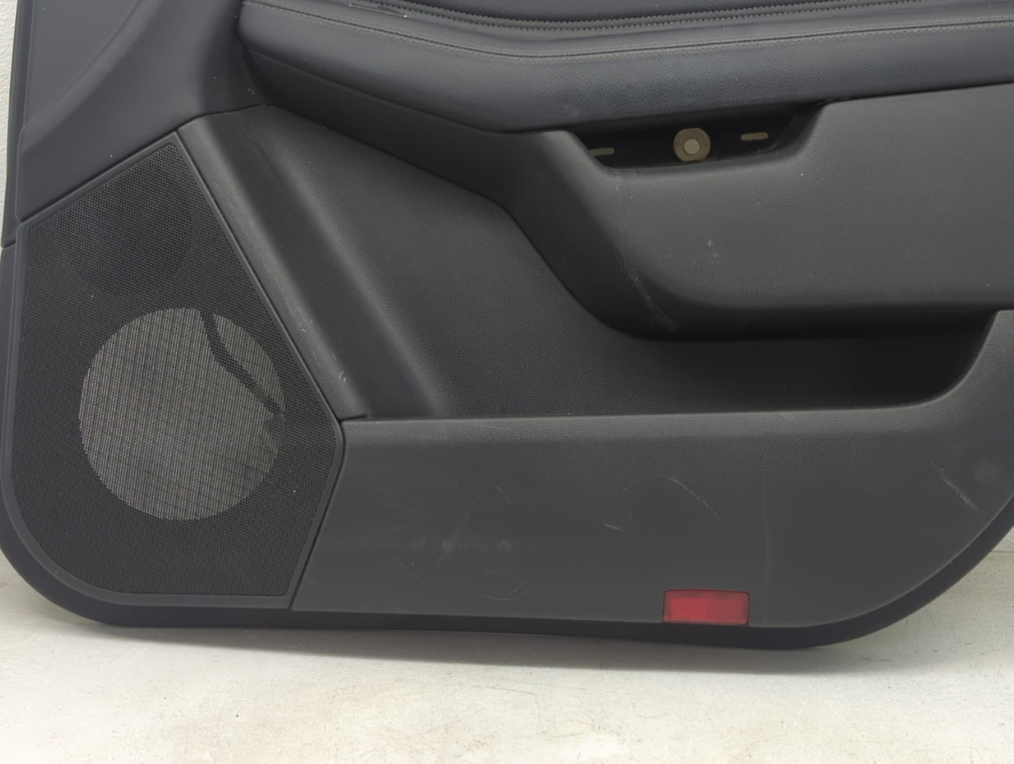 2018 Mercedes-benz Gle350 Front Right Passenger Interior Door Panel Trim - Oemusedautoparts1.com