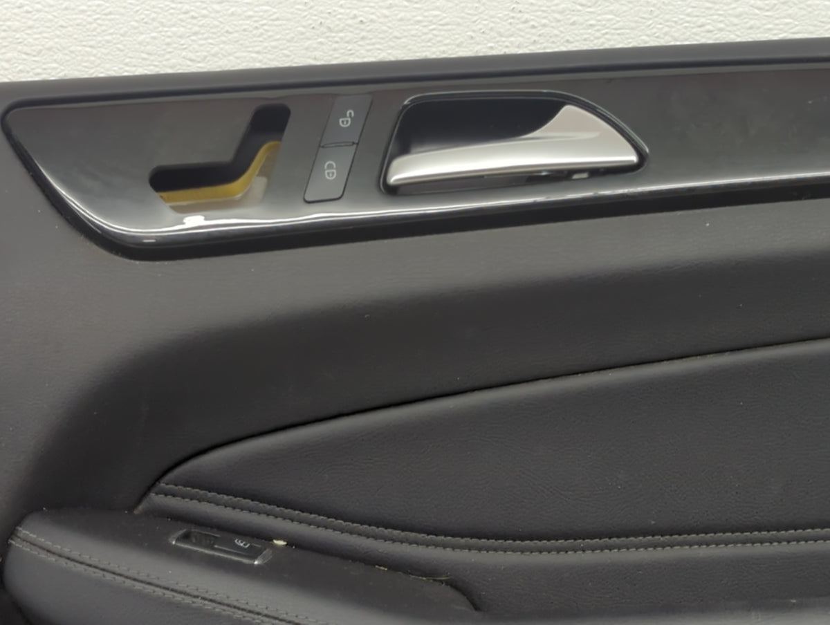 2018 Mercedes-benz Gle350 Front Right Passenger Interior Door Panel Trim - Oemusedautoparts1.com