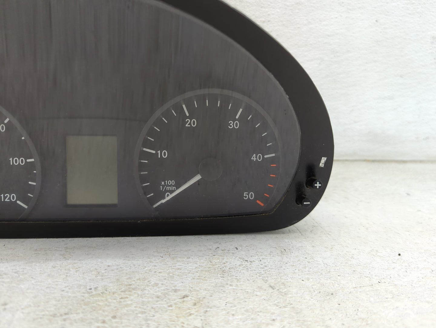 2018 Mercedes-Benz Mb2500 Instrument Cluster Speedometer Gauges P/N:A9069008103 A9069015601, A9069020902 Miles:115K Fits OEM