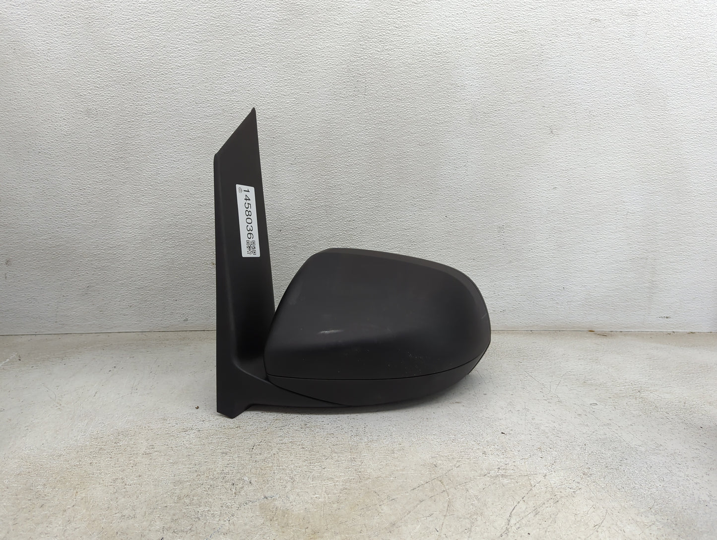 2016-2018 Mercedes-Benz Metris Driver Side View Mirror - Left Door Mirror OEM Used - Oemusedautoparts1.com