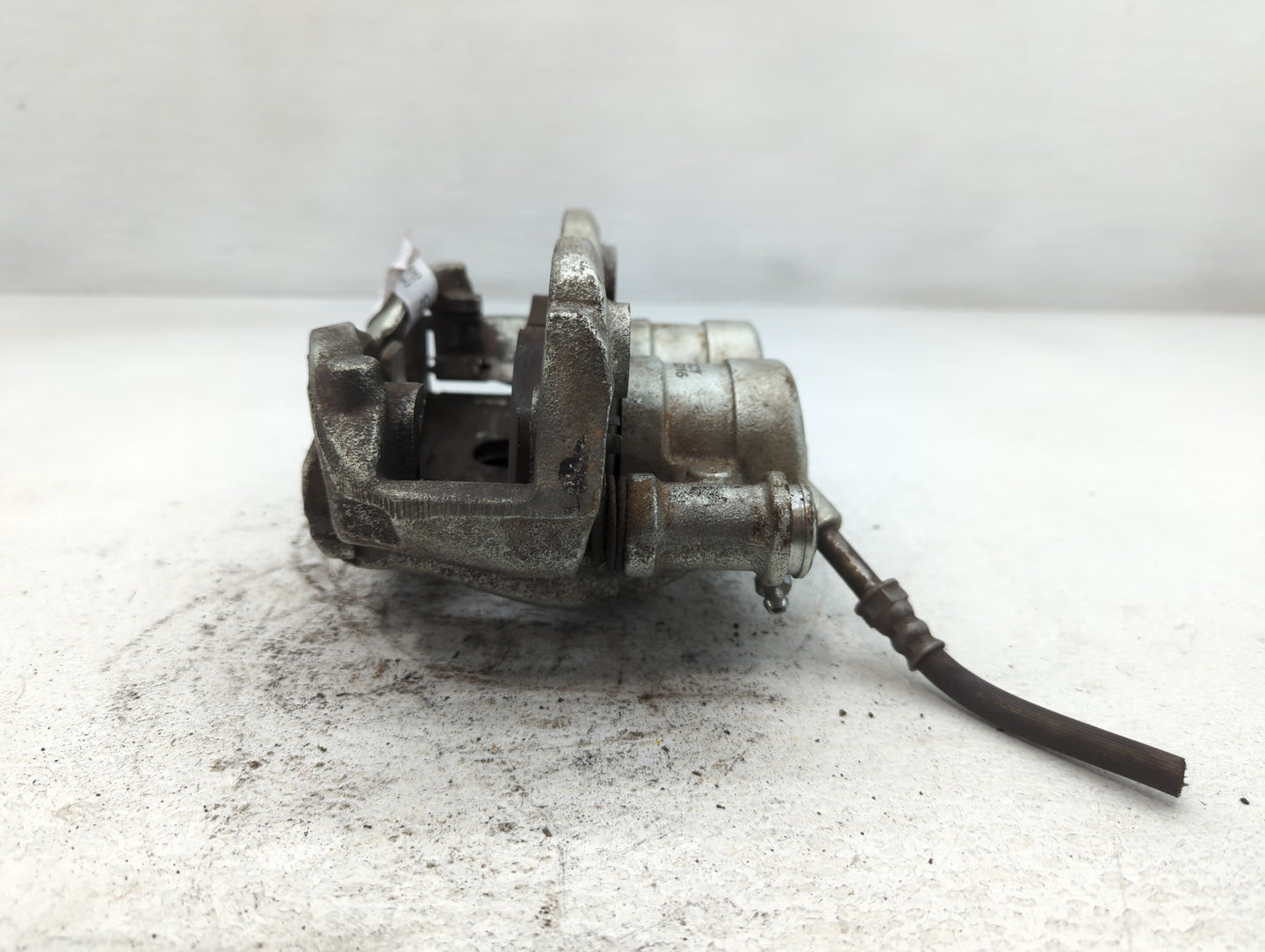 2016-2021 Mercedes-benz Metris Front Driver Left Brake Caliper - Oemusedautoparts1.com