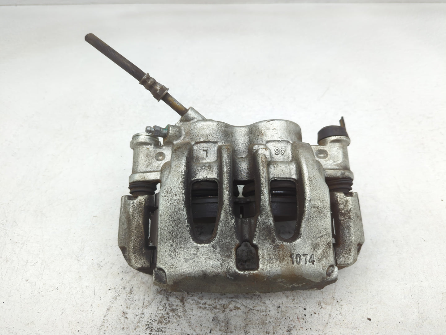 2016-2021 Mercedes-benz Metris Front Driver Left Brake Caliper - Oemusedautoparts1.com
