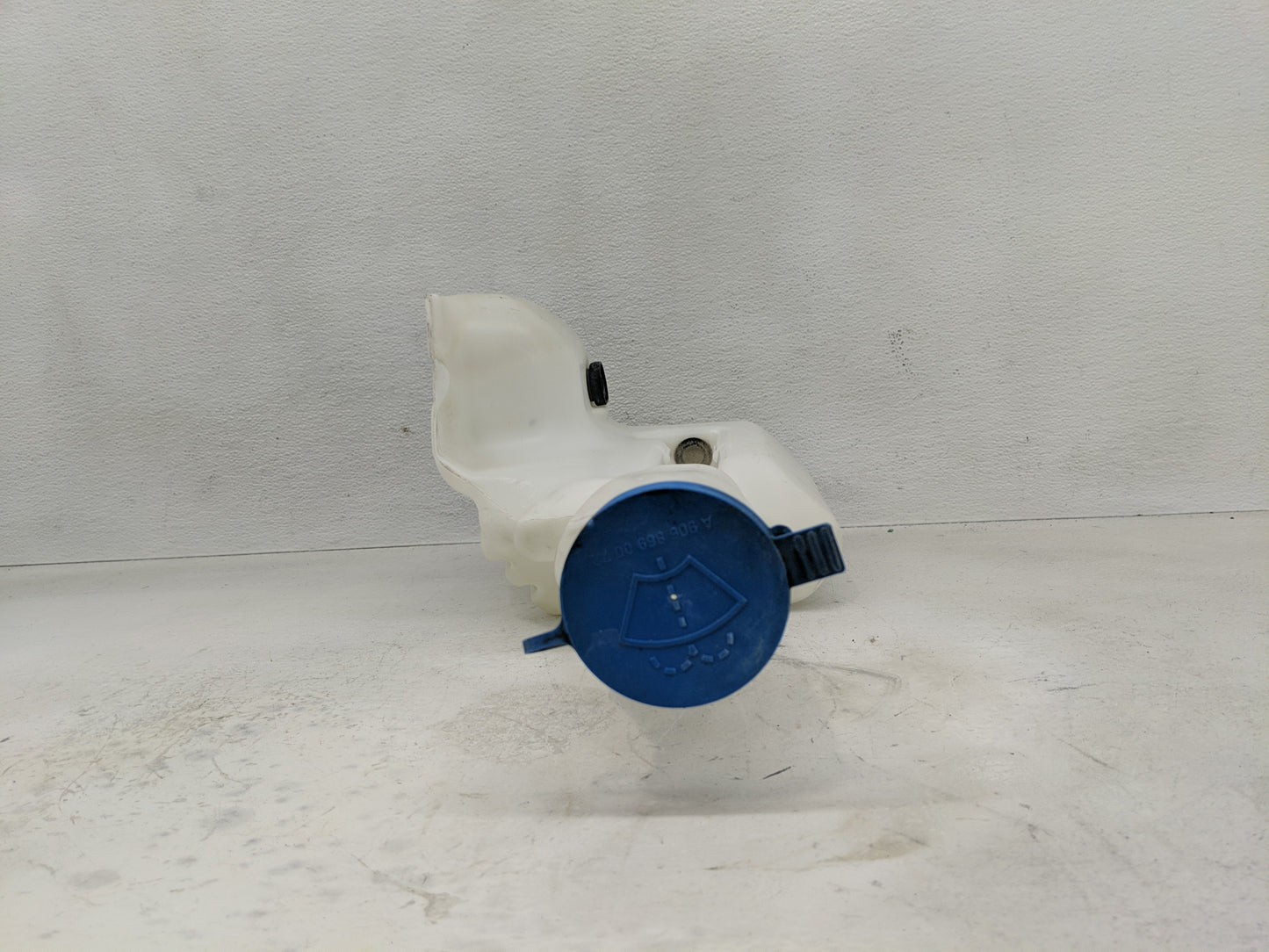 2018 Mercedes-benz Sprinter Windshield Washer Fluid Reservoir Bottle Oem - Oemusedautoparts1.com