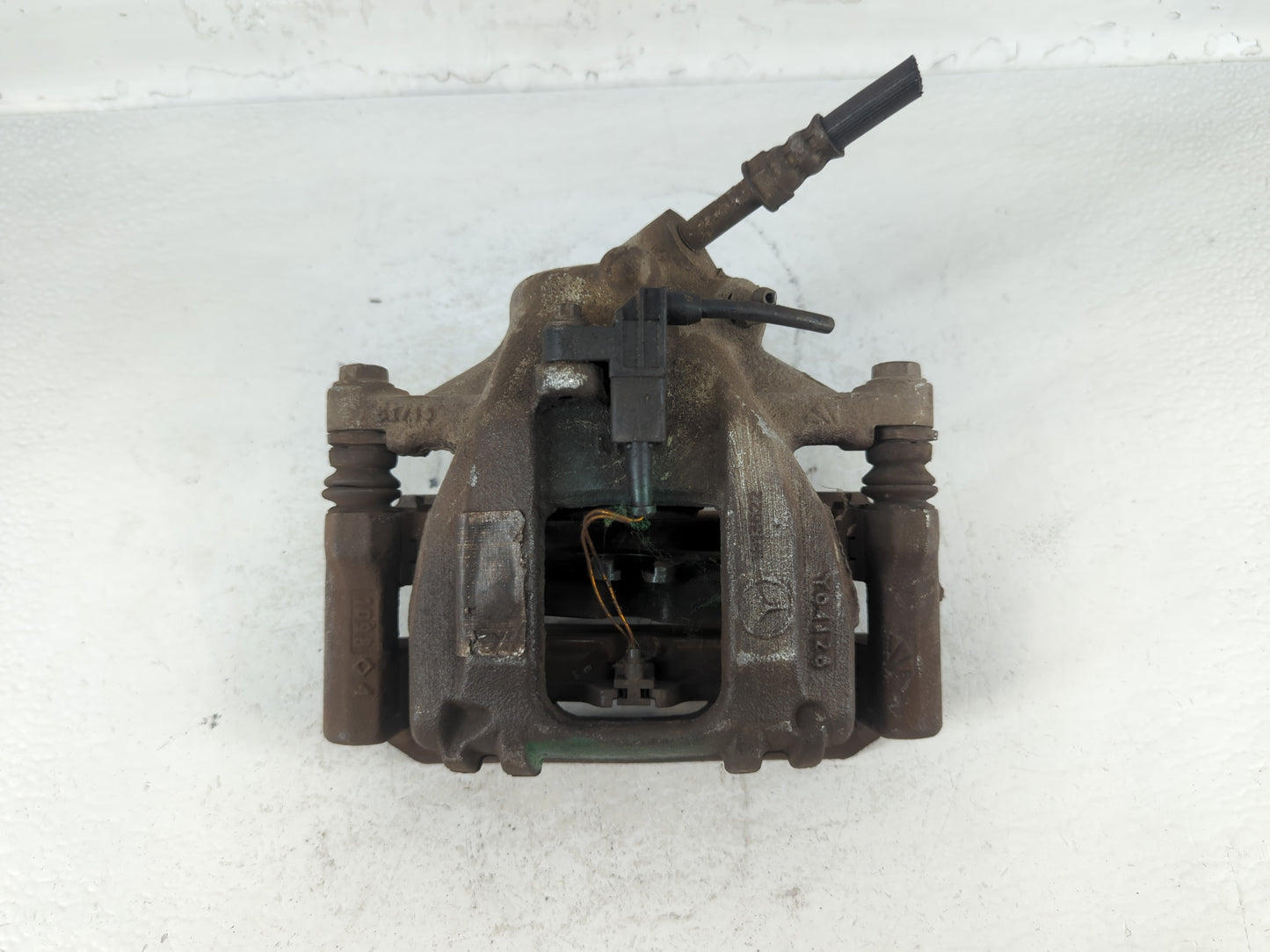 2018 Mercedes-benz Sprinter 2500 Front Driver Left Brake Caliper - Oemusedautoparts1.com