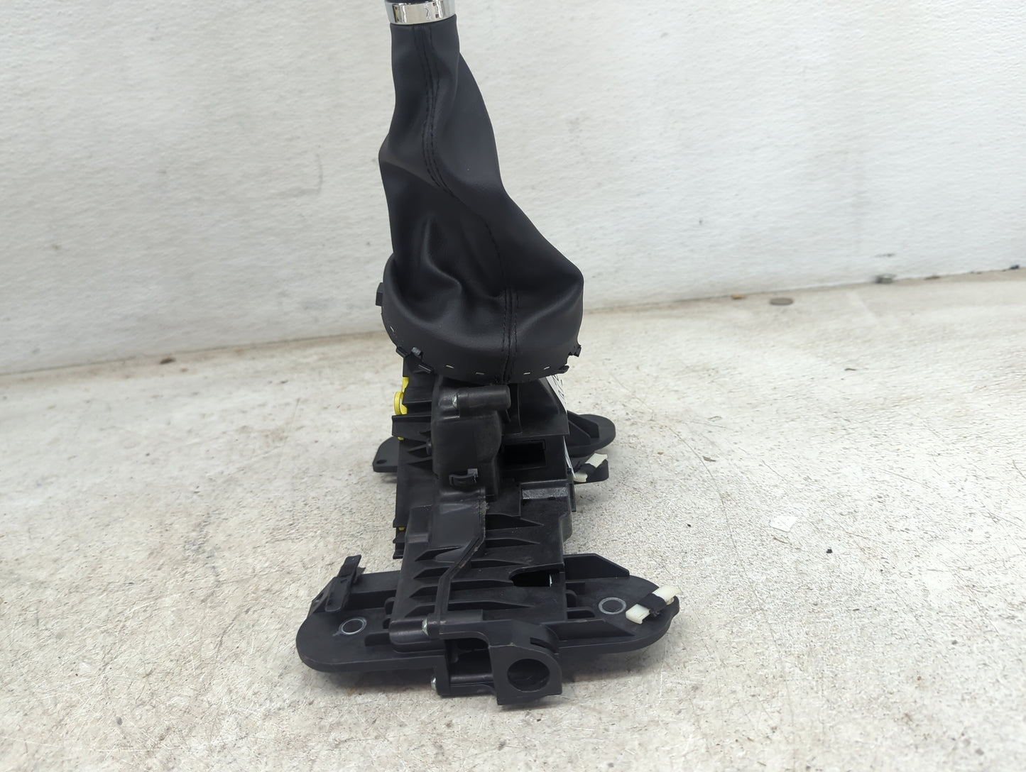 2018 Mini Cooper Floor Console Assembly Shifter - Oemusedautoparts1.com