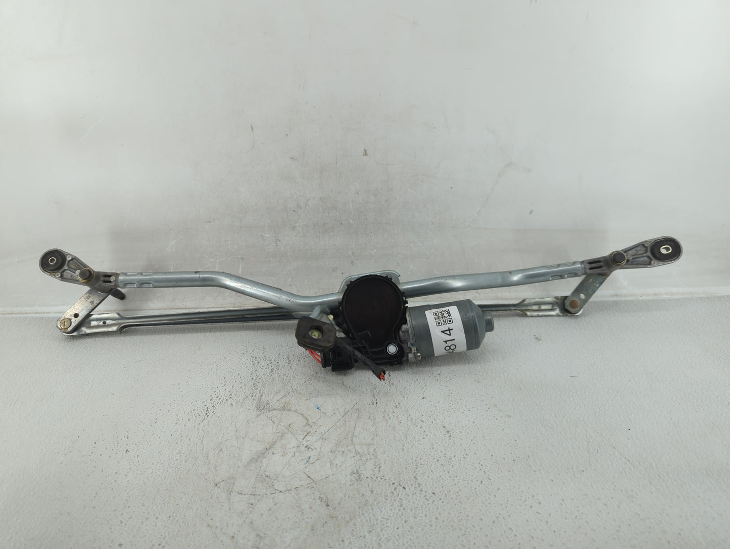 2018 Mini Cooper Clubman Front Windshield Wiper Motor P/N:0 390 243 531 Fits OEM Used Auto Parts - Oemusedautoparts1.com