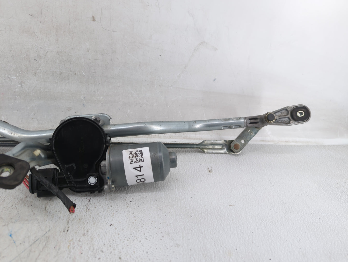 2018 Mini Cooper Clubman Front Windshield Wiper Motor P/N:0 390 243 531 Fits OEM Used Auto Parts - Oemusedautoparts1.com