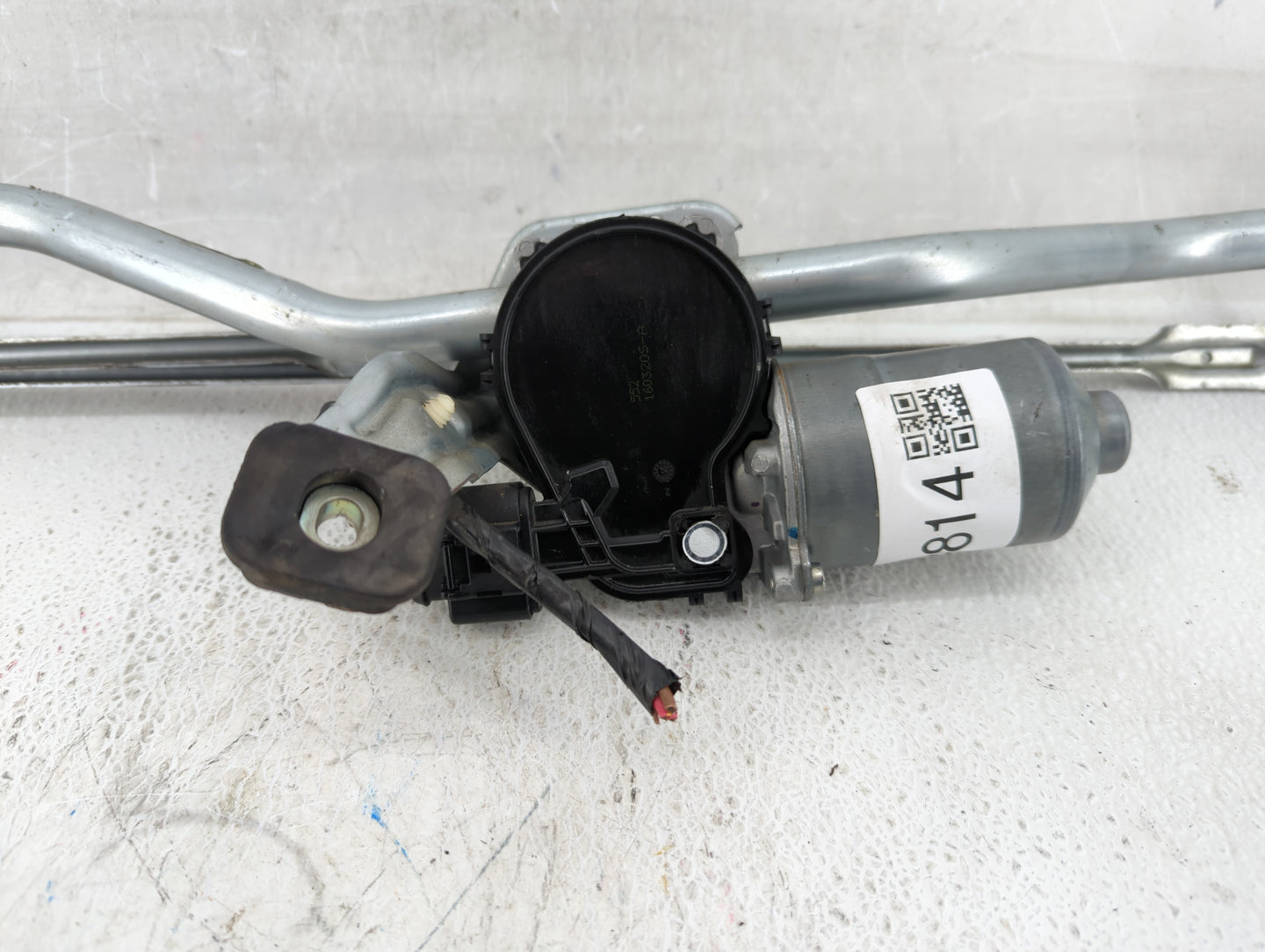 2018 Mini Cooper Clubman Front Windshield Wiper Motor P/N:0 390 243 531 Fits OEM Used Auto Parts - Oemusedautoparts1.com