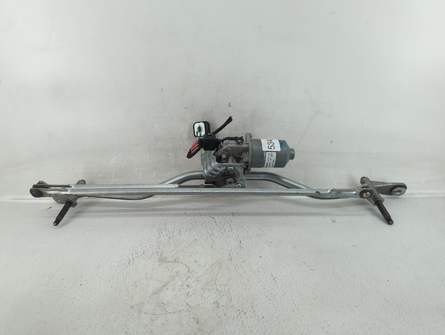 2018 Mini Cooper Clubman Front Windshield Wiper Motor P/N:0 390 243 531 Fits OEM Used Auto Parts - Oemusedautoparts1.com