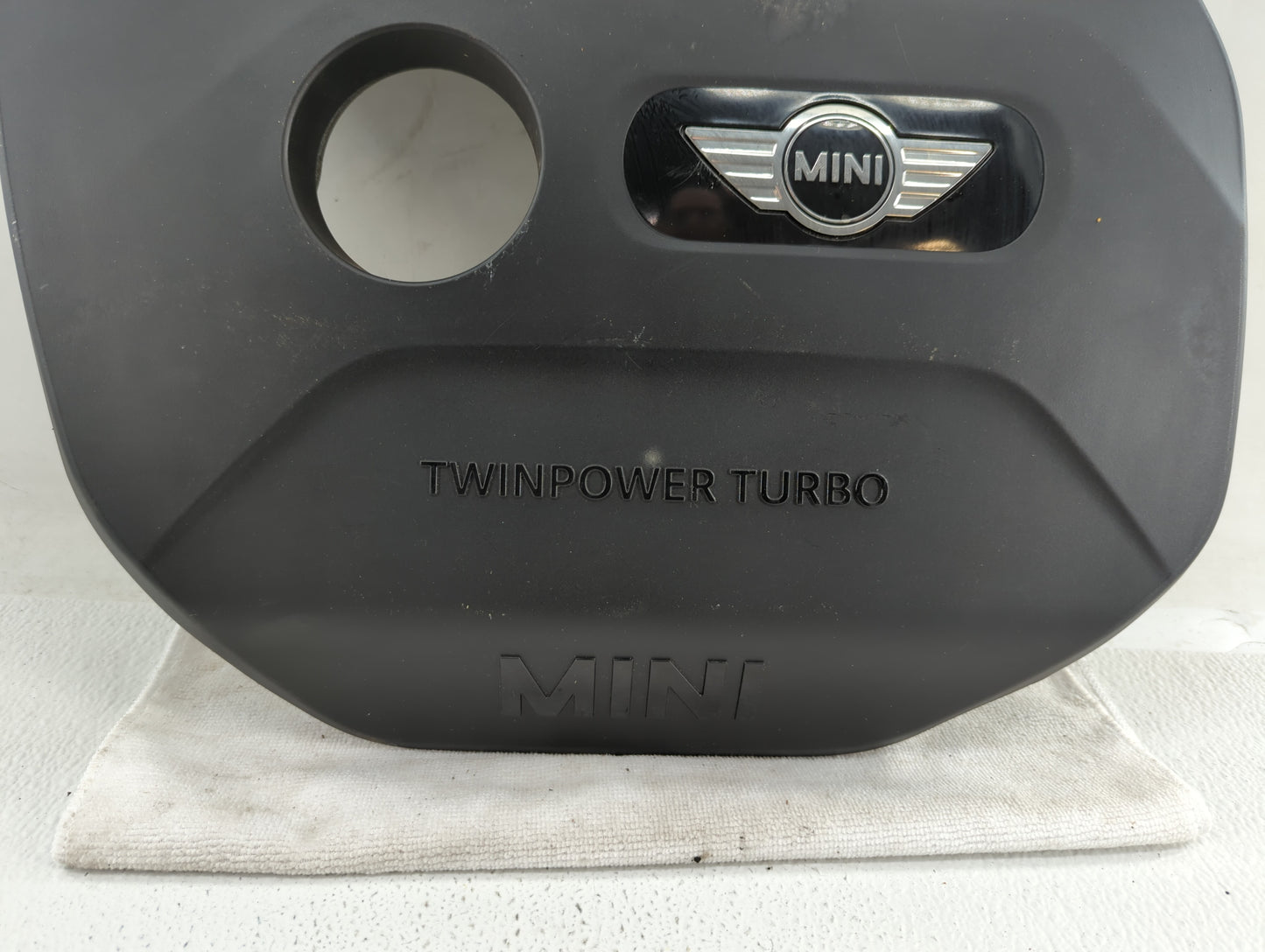 2018 Mini Cooper Countryman Engine Cover - Oemusedautoparts1.com