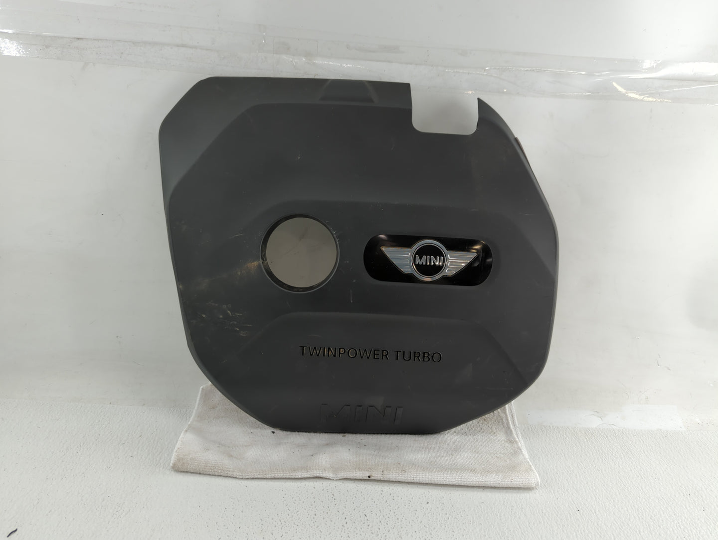2018 Mini Cooper Countryman Engine Cover - Oemusedautoparts1.com