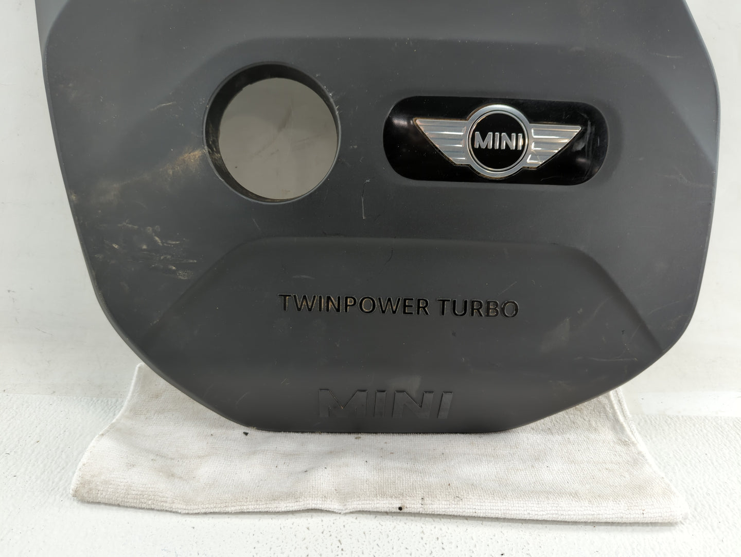 2018 Mini Cooper Countryman Engine Cover - Oemusedautoparts1.com