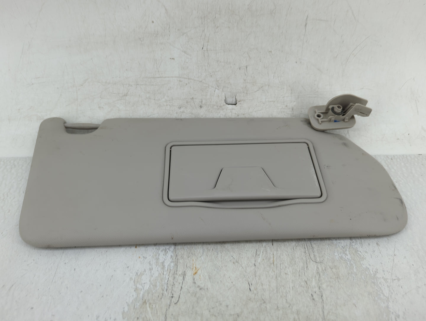 2018 Mitsubishi Eclipse Cross Sun Visor Shade Replacement Passenger Right Mirror Fits OEM Used Auto Parts - Oemusedautoparts