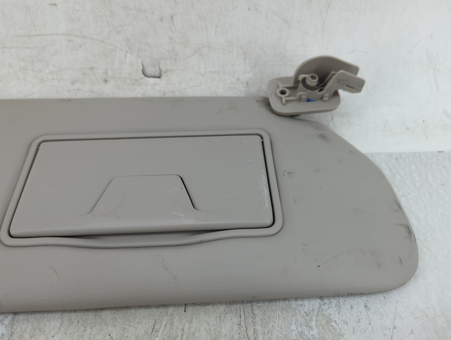 2018 Mitsubishi Eclipse Cross Sun Visor Shade Replacement Passenger Right Mirror Fits OEM Used Auto Parts - Oemusedautoparts