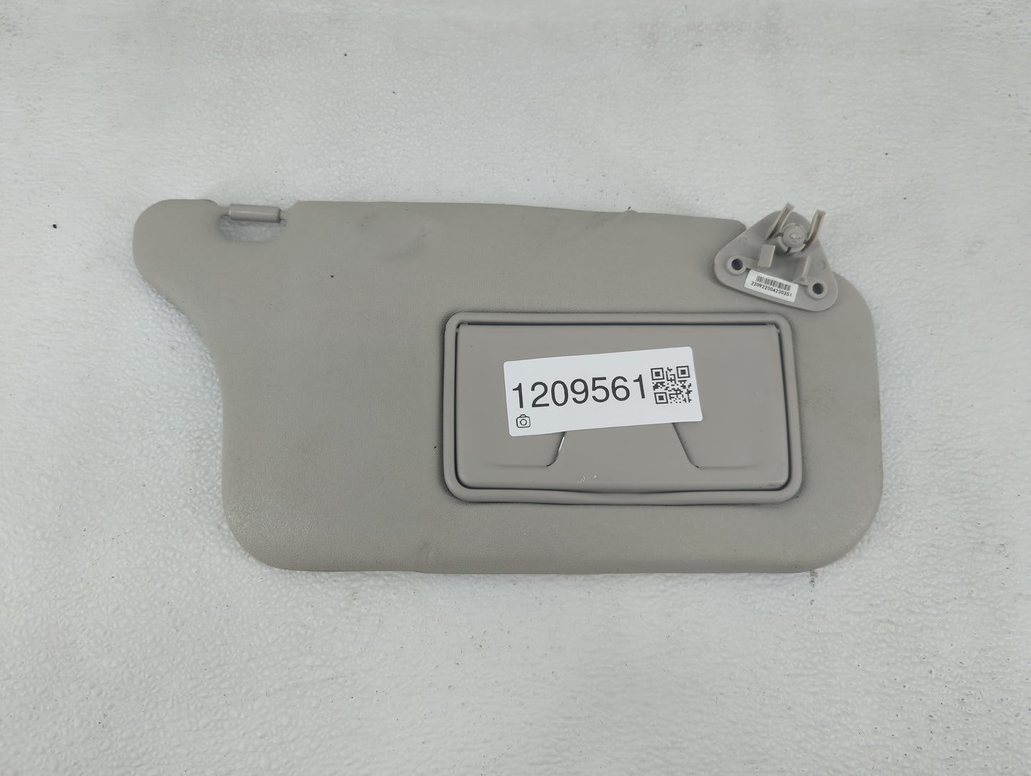 2014 Mitsubishi Mirage Sun Visor Shade Replacement Passenger Right Mirror Fits OEM Used Auto Parts - Oemusedautoparts1.com