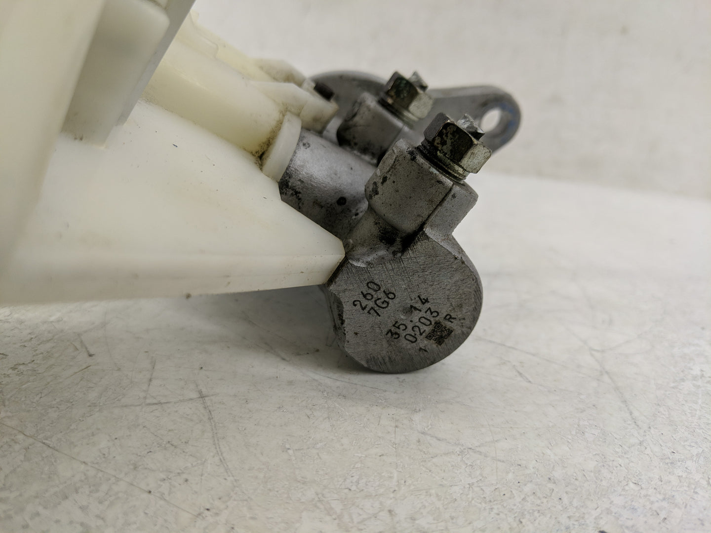 2014-2014 Mitsubishi Mirage Brake Master Cylinder - Oemusedautoparts1.com