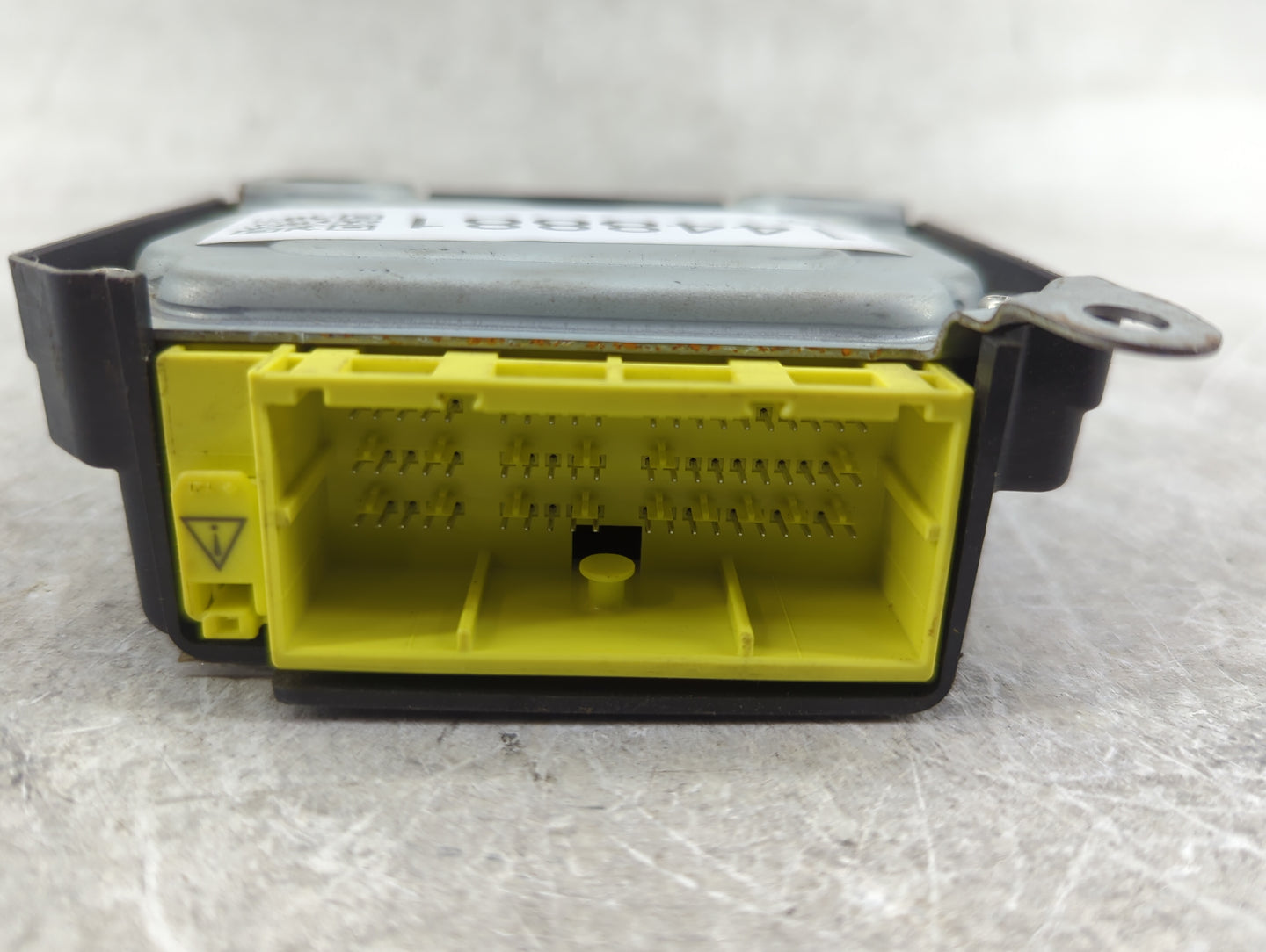 2018 Mitsubishi Mirage Safety Restraint Srs Airbag Control Module - Oemusedautoparts1.com