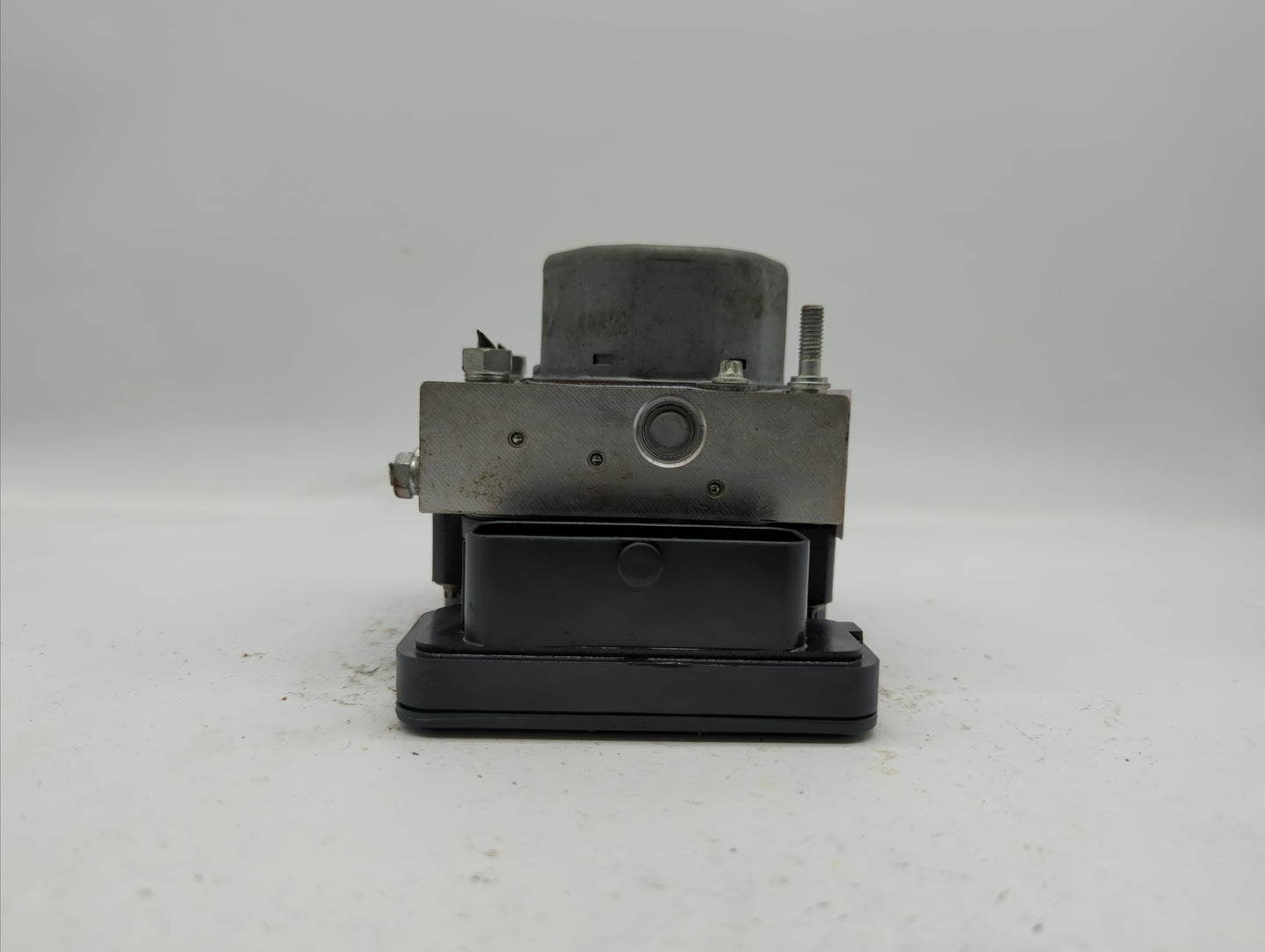 2018 Mitsubishi Mirage ABS Pump Control Module Replacement P/N:44B70B220 4670B229 Fits OEM Used Auto Parts - Oemusedautopart