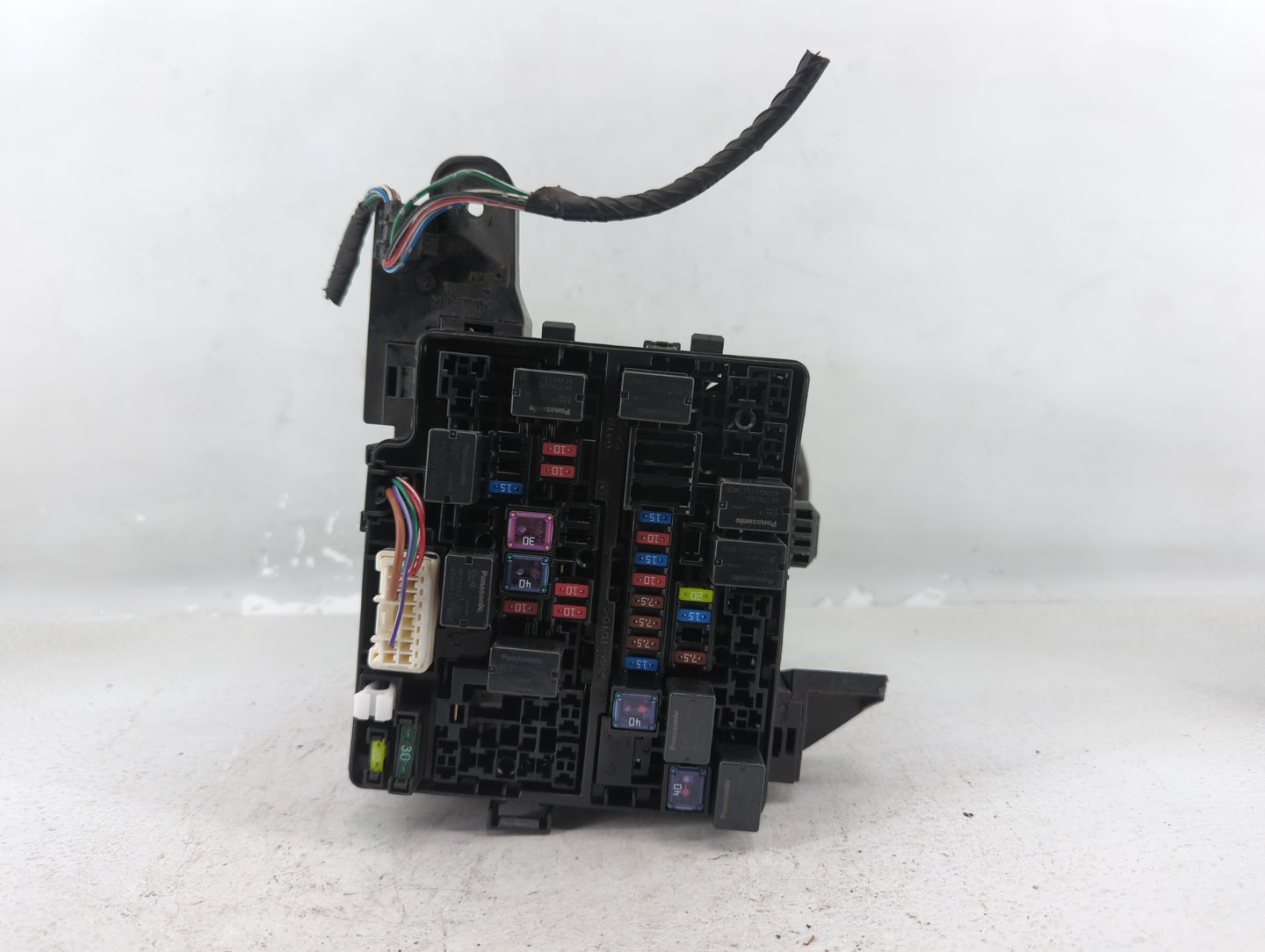 2014 Mitsubishi Mirage Fusebox Fuse Box Panel Relay Module P/N:KA2-7577 Fits OEM Used Auto Parts - Oemusedautoparts1.com