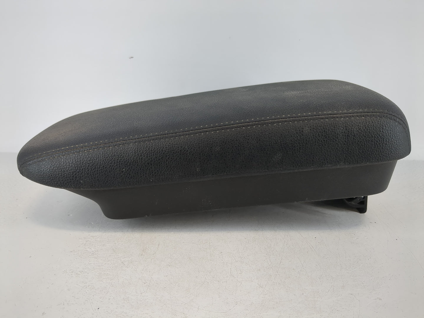 2014-2016 Mitsubishi Outlander Center Console Armrest Cover Lid Fits Fits 2014 2015 2016 OEM Used Auto Parts - Oemusedautopa