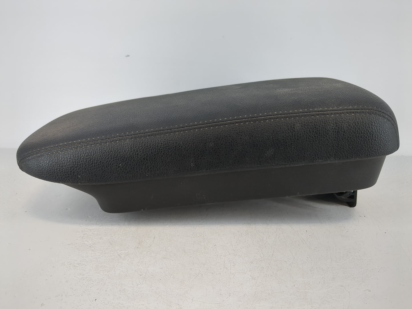 2014-2016 Mitsubishi Outlander Center Console Armrest Cover Lid Fits Fits 2014 2015 2016 OEM Used Auto Parts - Oemusedautopa