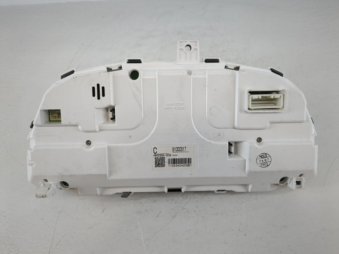 2018 Mitsubishi Outlander Instrument Cluster Speedometer Gauges P/N:MM0059-208 8100C617 Fits OEM Used Auto Parts - Oemusedau