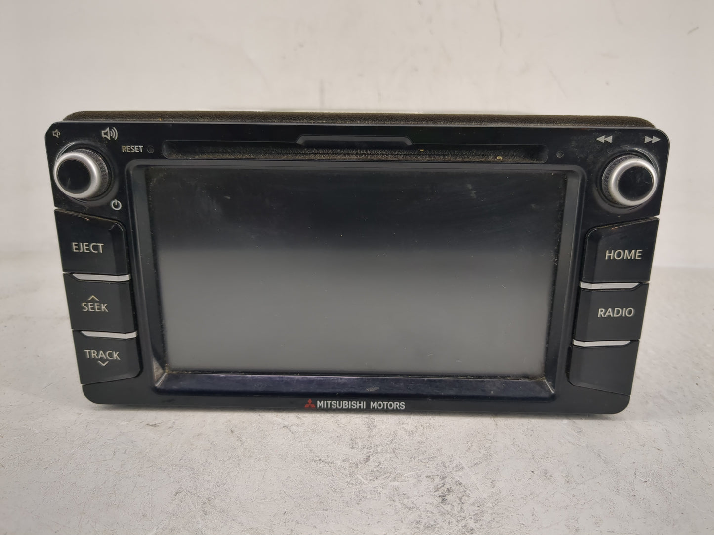 2018 Mitsubishi Outlander Radio AM FM Cd Player Receiver Replacement P/N:87104411 Fits OEM Used Auto Parts - Oemusedautopart