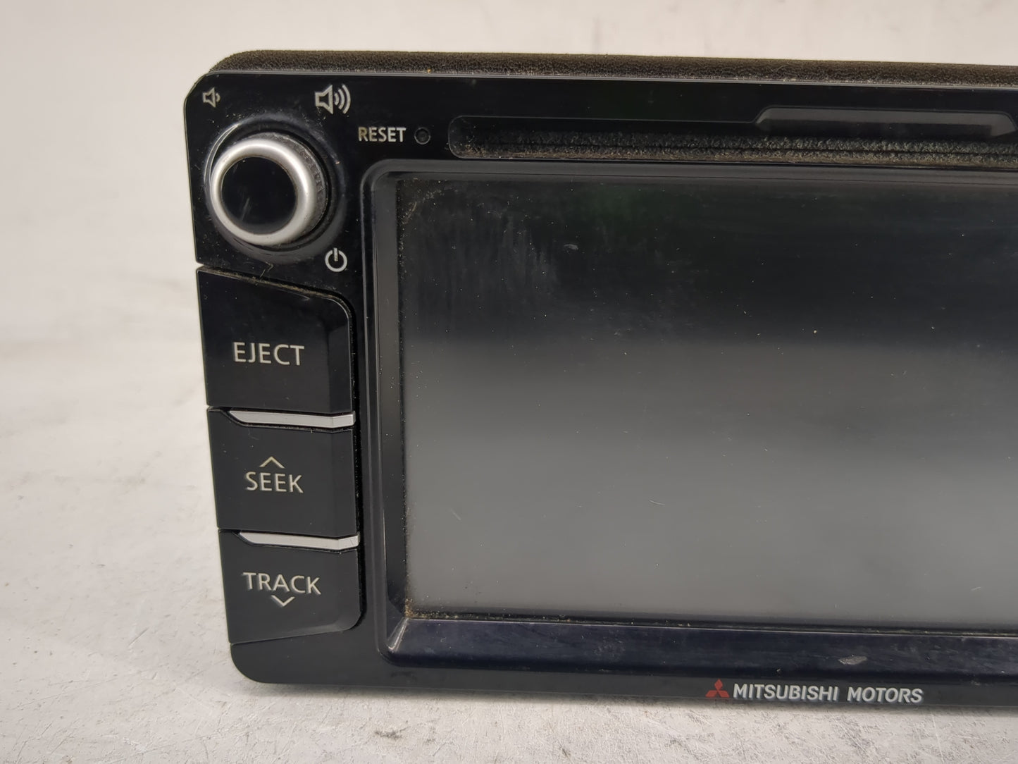 2018 Mitsubishi Outlander Radio AM FM Cd Player Receiver Replacement P/N:87104411 Fits OEM Used Auto Parts - Oemusedautopart