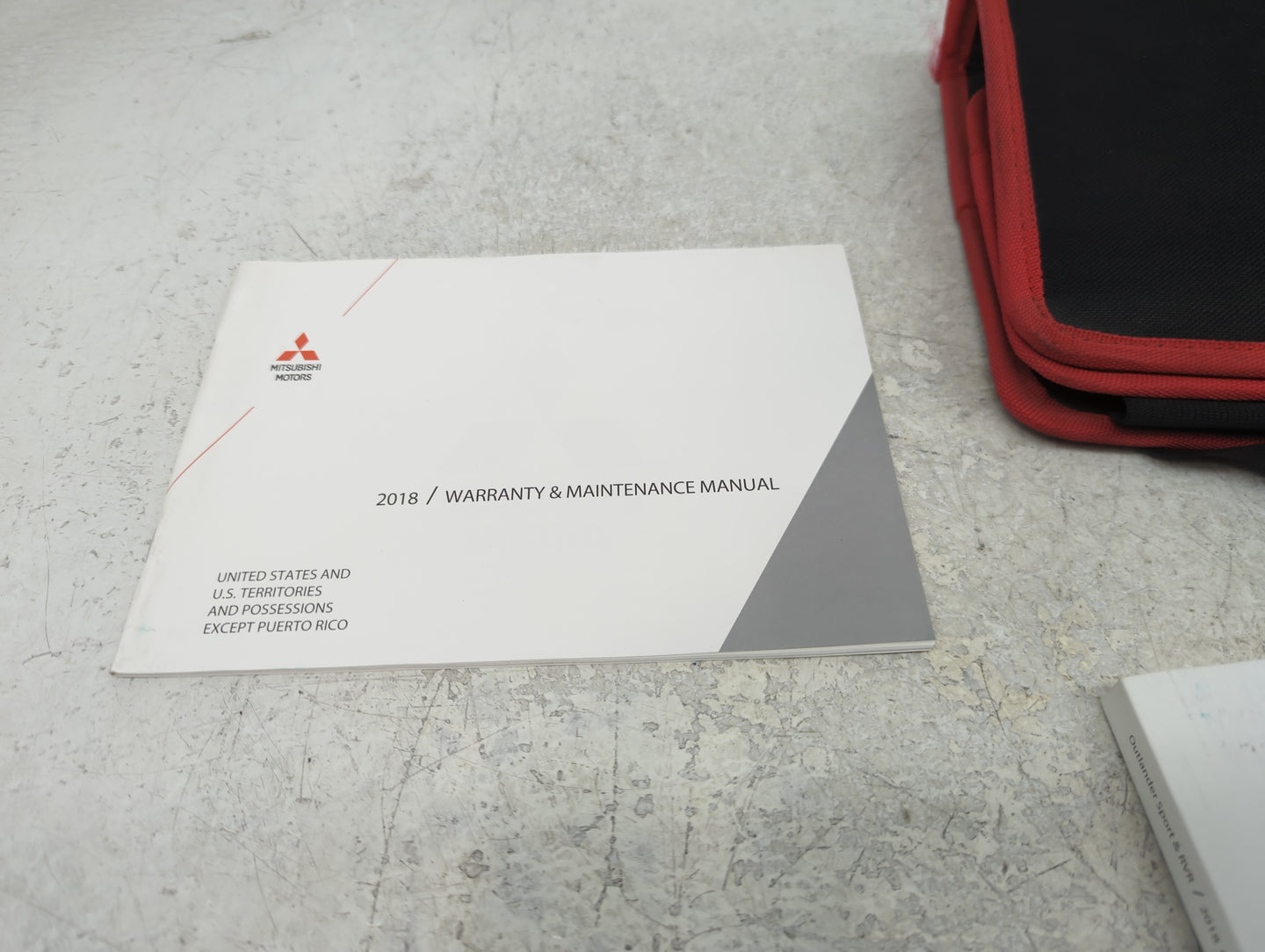 2018 Mitsubishi Outlander Owners Manual Book Guide P/N:9290H587 OEM Used Auto Parts - Oemusedautoparts1.com
